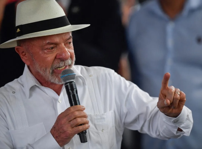 Lula é reeleito presidente do Brasil, mas terá desafio de governar país dividido e negociar com o Congresso