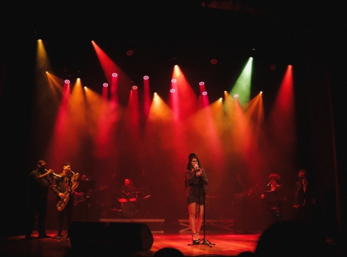 Salvador e Belo Horizonte recebem espetáculo "Amy Reggaehouse" da cantora baiana Clariana