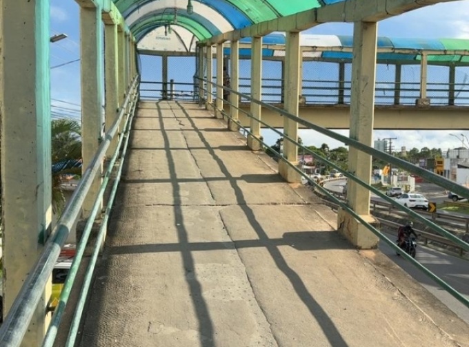 Prefeitura de Camaçari ilumina passarela de Catu de Abrantes e moradores comemoram mais segurança