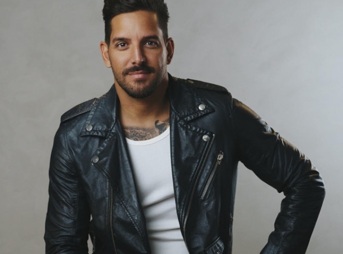  Felipe Pezzoni, vocalista da banda Eva auncia carreira solo