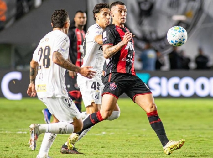  Vitória sofre derrota para o Santos e liga alerta antes da decisão nordestina