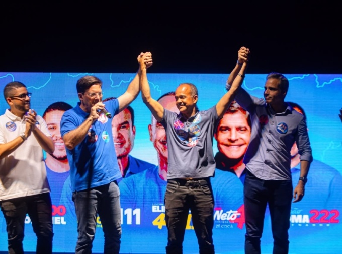 João Roma e Débora Régis reforçam apoio a Elinaldo em agendas na Região Metropolitana